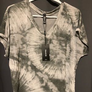 Woman’s size small top. Gray tie-dye v neck.